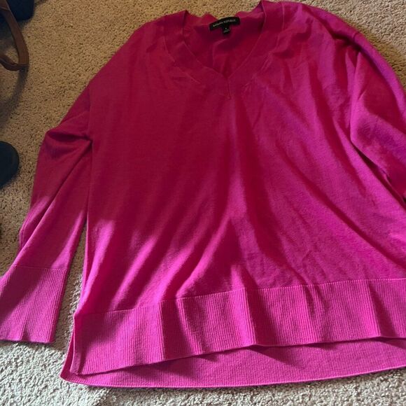 Banana Republic small pink sweater - Picture 5 of 8